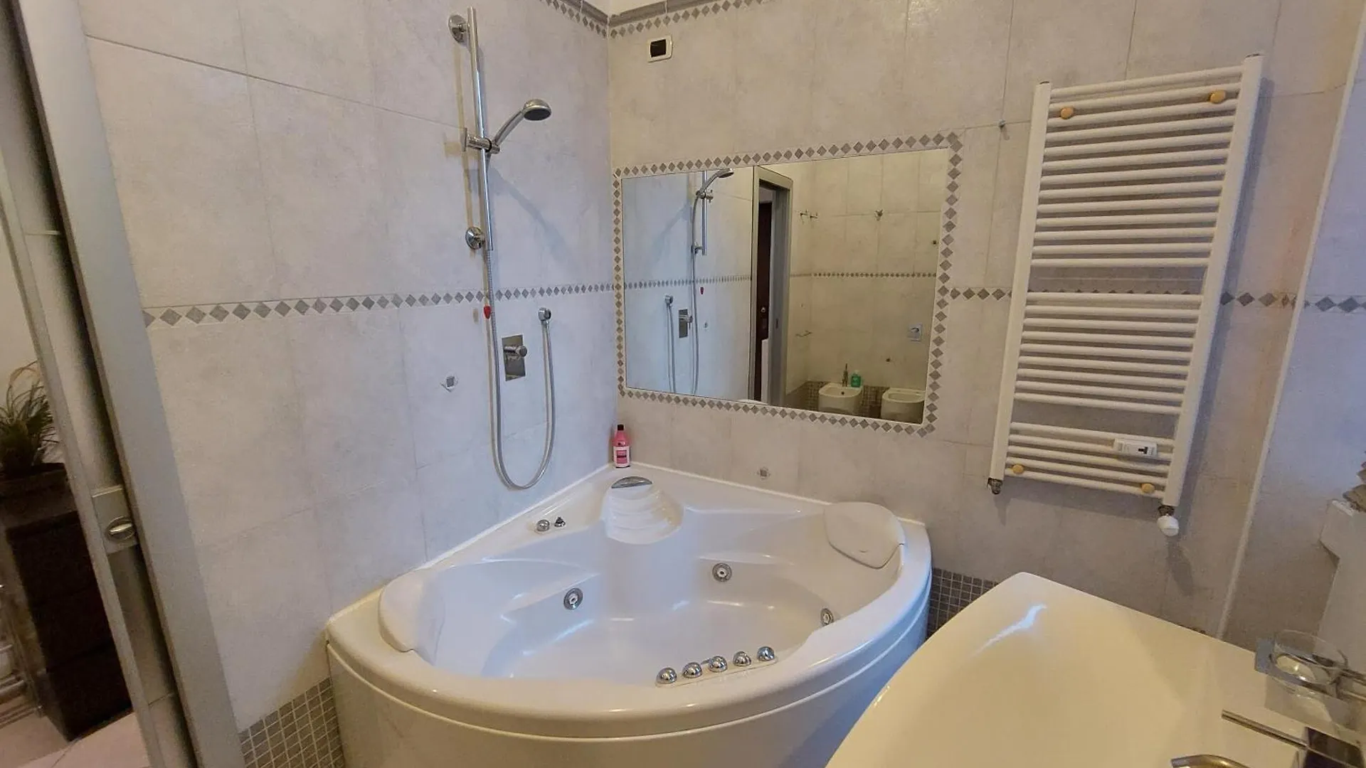Confortable Flat Near Pz Firenze Milan Apartment